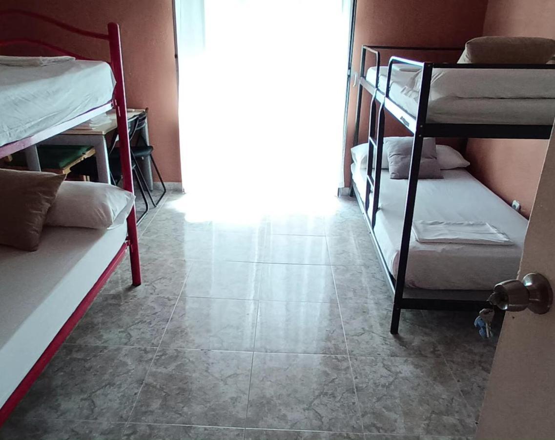 La Maestranza Apartment Rooms Seville Luaran gambar