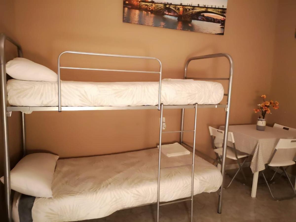 La Maestranza Apartment Rooms Seville Luaran gambar